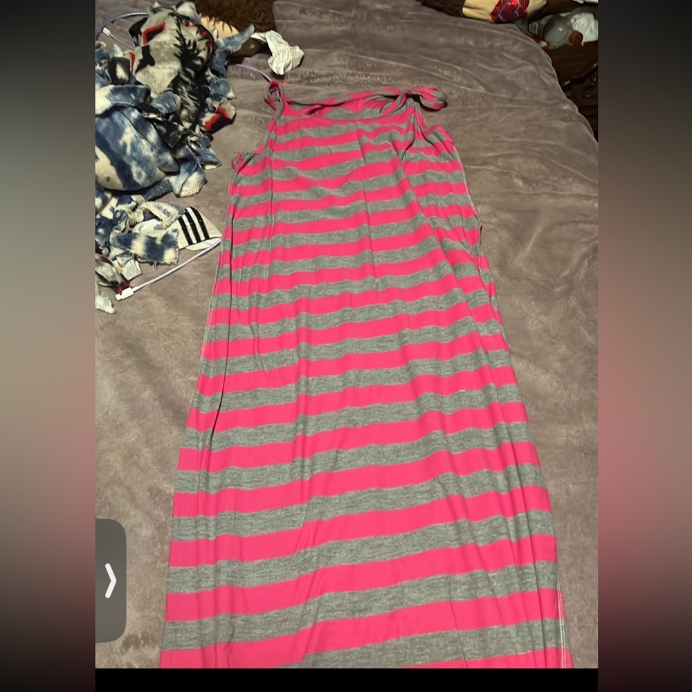 Pink and grey dress woman’s large pink and grey